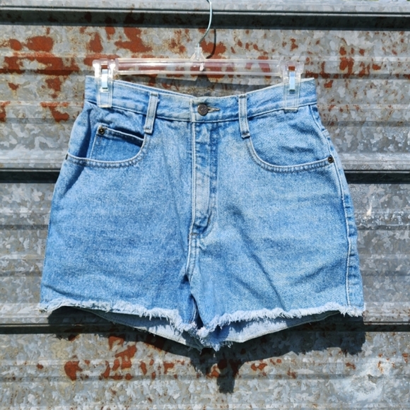 VINTAGE 90'S Denim Shorts - Picture 5 of 17
